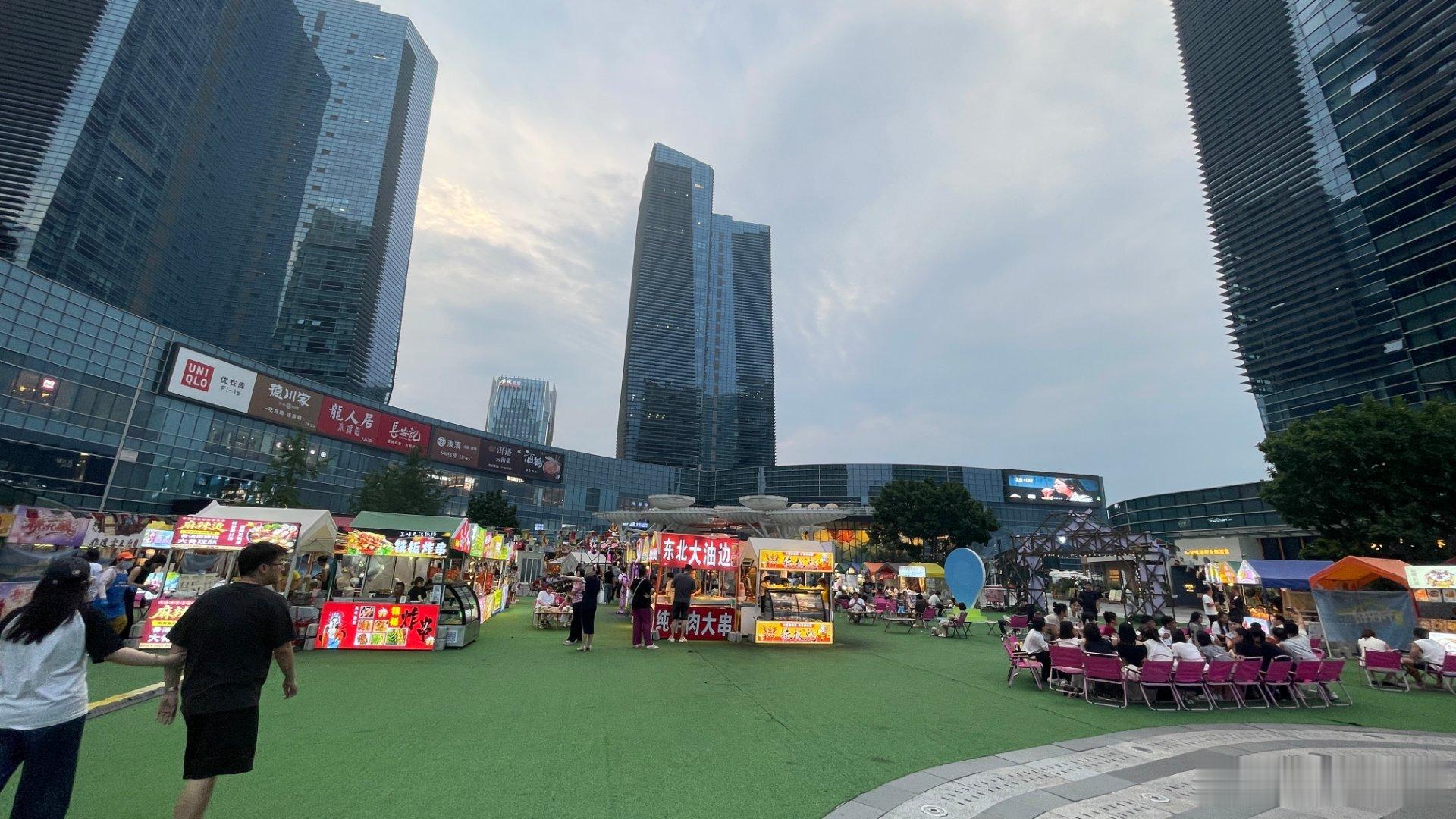 夜市摊主靠世界杯3天赚够1个月世界杯带火夜市生意翻3倍一场大型赛事，带动起街边小