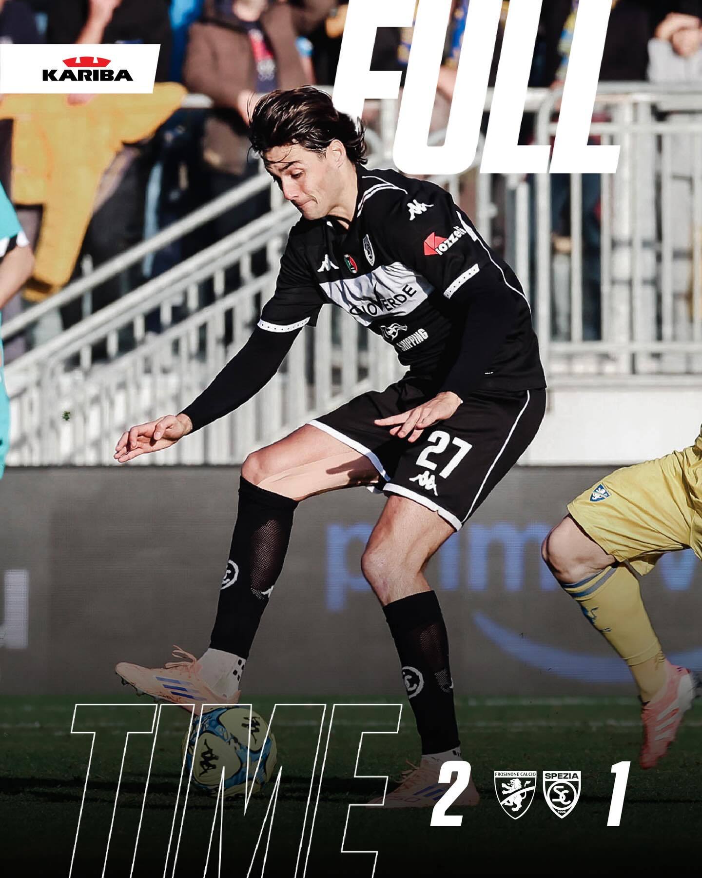 意乙 由多纳多尼🇮🇹教练执教的斯佩齐亚客场1：2负于弗洛西诺内队。ac米兰名