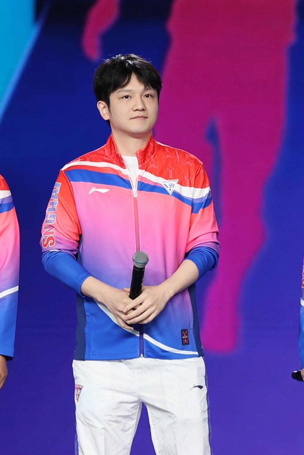 樊振东正式加盟杜塞尔多夫 🏓樊振东新定妆照出炉 樊振东上海市运会物料©️Car