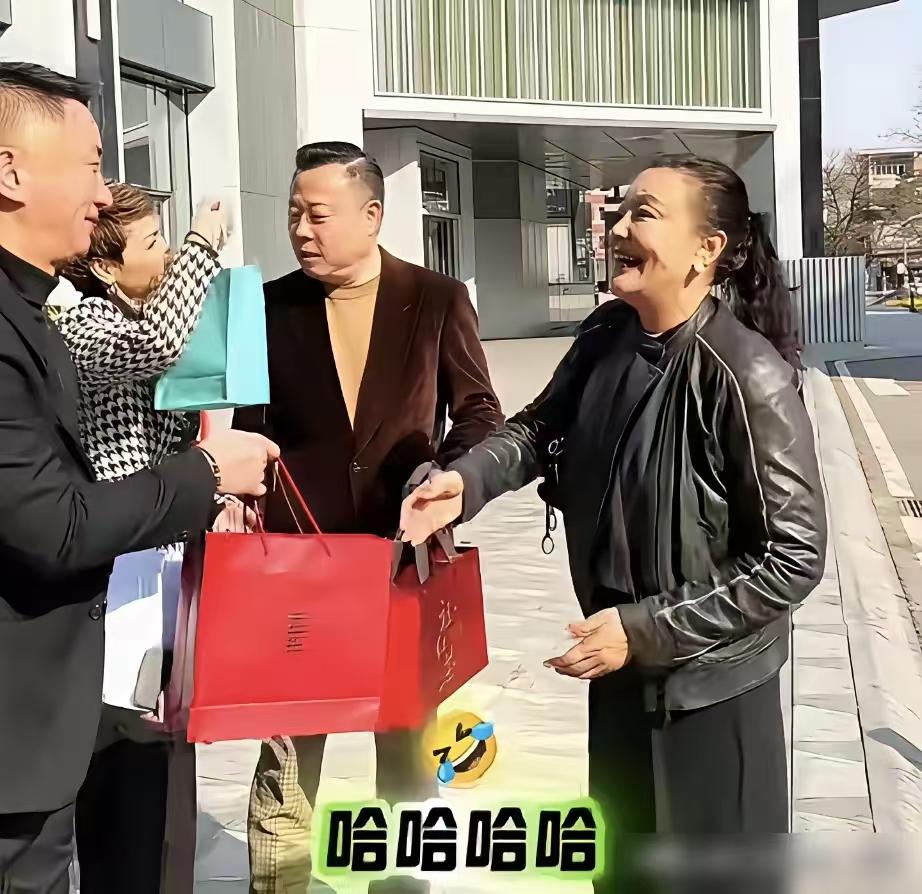 麻六记开个店都想一统天下，垄断经营，像西贝一个问题处理不好，全完蛋。常去麻六记吃