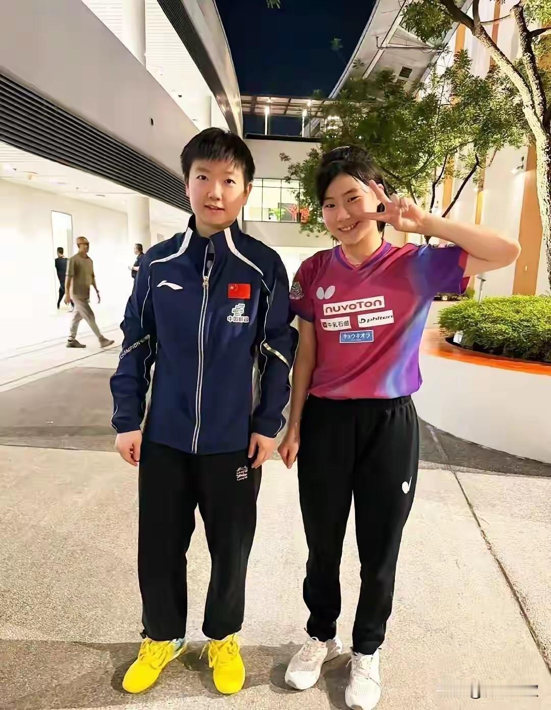 松岛美空开通了ins，居然用的是和孙颖莎的合影作为头像！

有一次松岛美空夺冠，