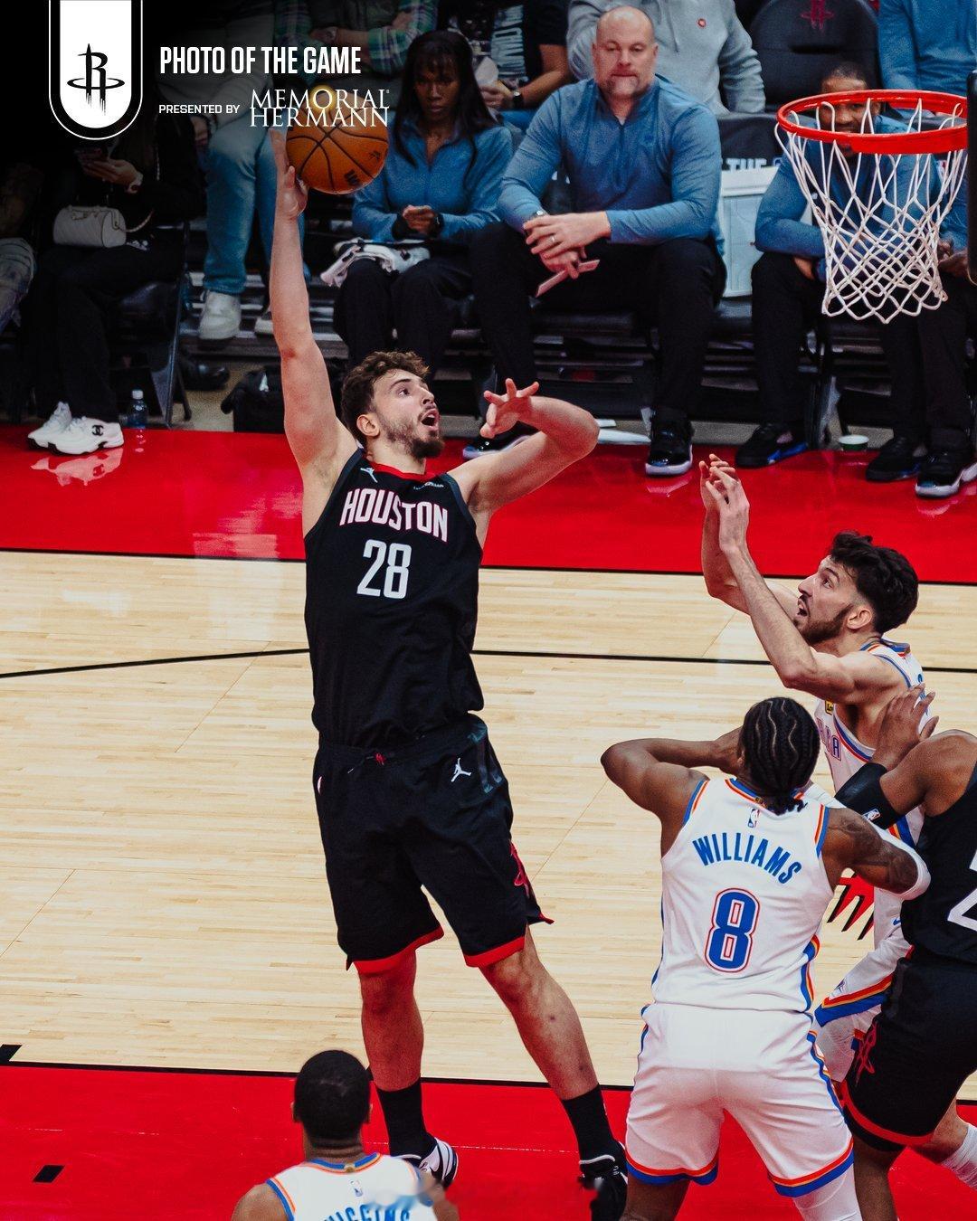 申京谈与霍姆格伦对垒：“霍姆格伦个子很高，联盟里大个子球员不少，但他绝对是其中的