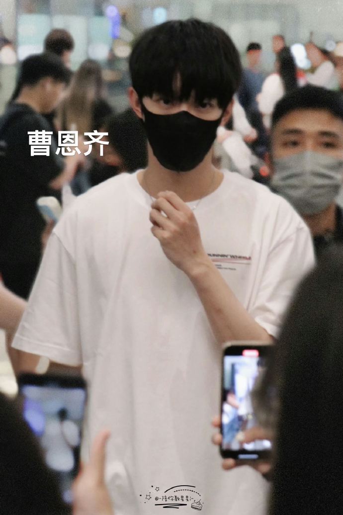 《#超新星运动会#》录制出发路透曹恩齐 陈牧驰 陈卓璇 刘家祎 力丸 刘彰 米卡