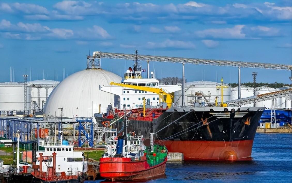 作为开了十几年油车的老司机，看到现在的车界风向，我真有种“昨天还在琢磨怎么保养发