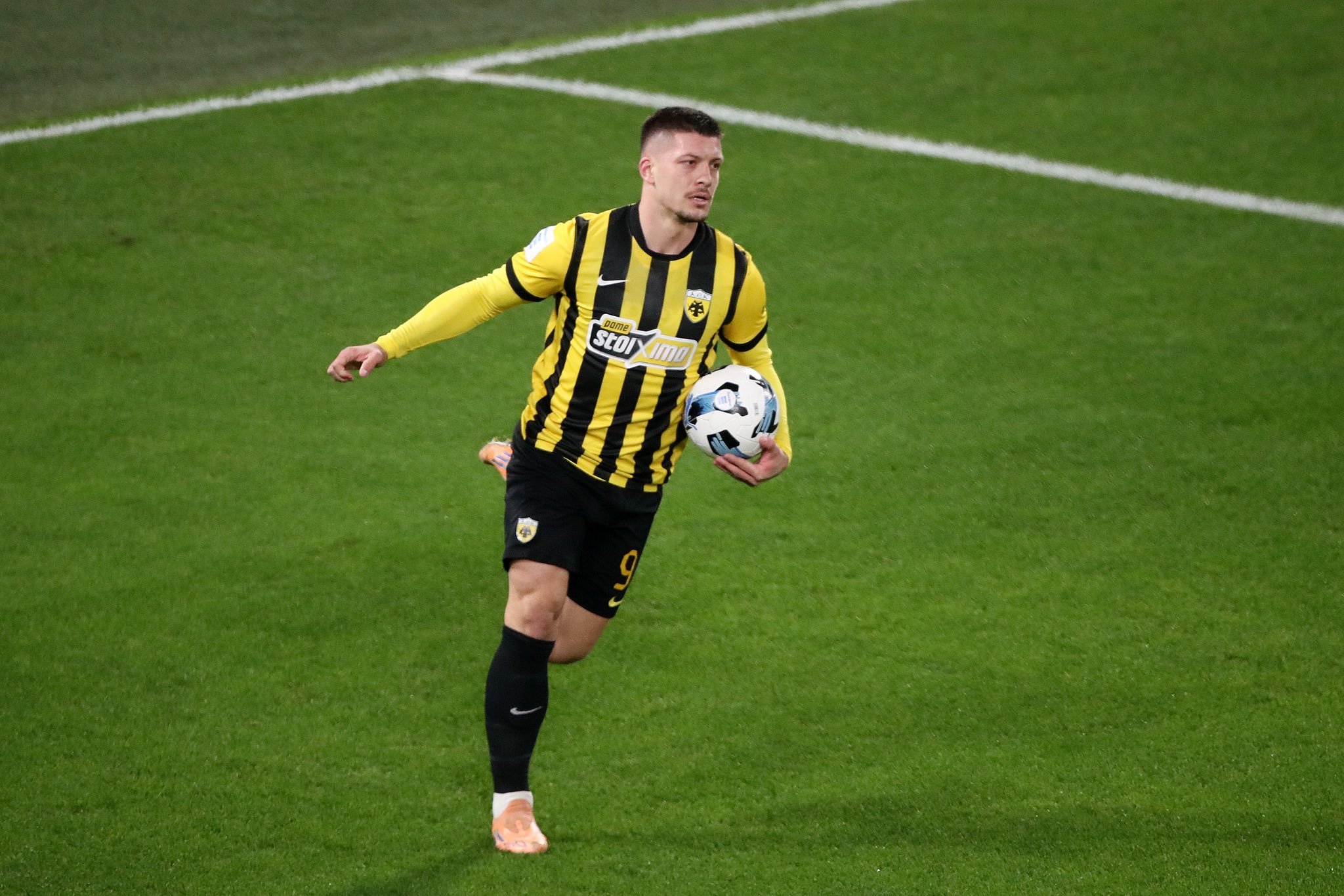 约维奇近四轮六球雅典AEK1：0力克OFI克雷泰，卢卡·约维奇进球，近四轮希腊超