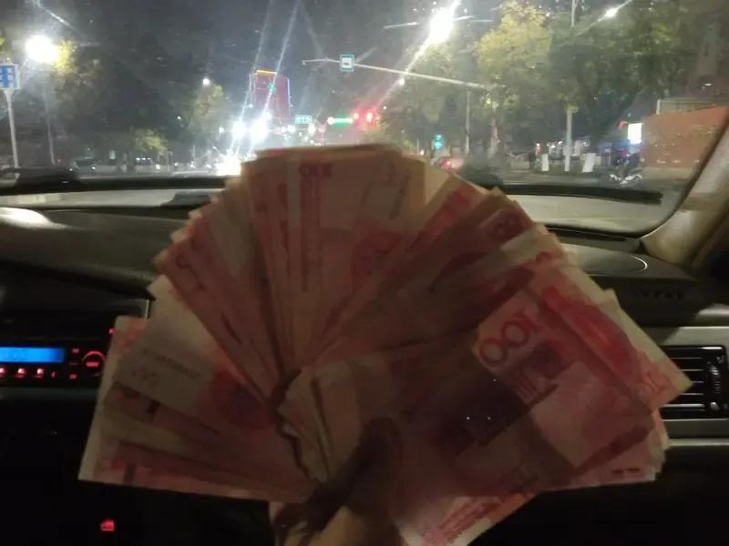  2026，搞钱，是唯一的出路。

人这一辈子，只要做到两件事，谁都拿捏不了你：