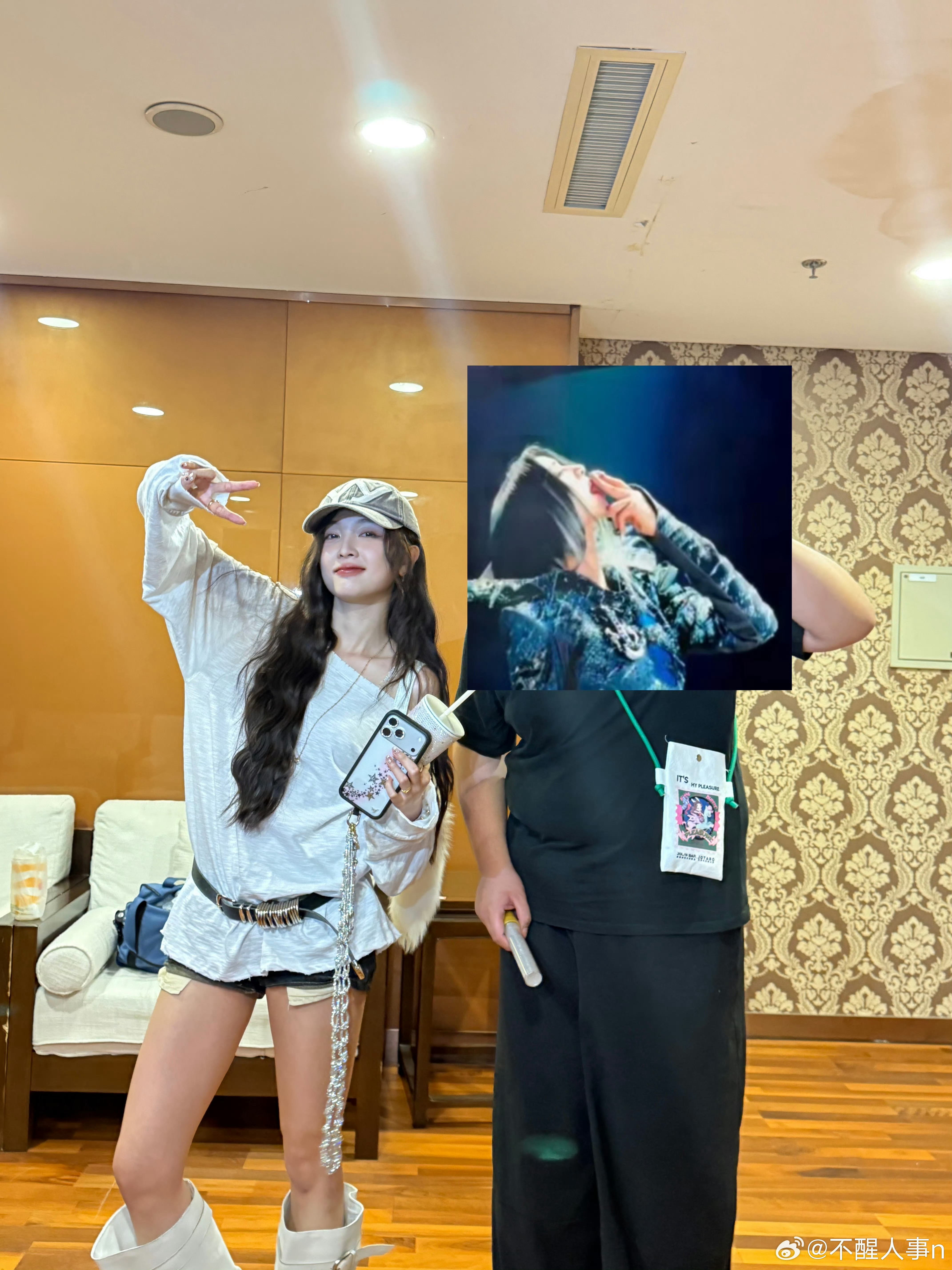 吴宣仪.吴宣仪爱上另一个我 今天看演唱会的吴选还有跟人合影喔cr.水印 