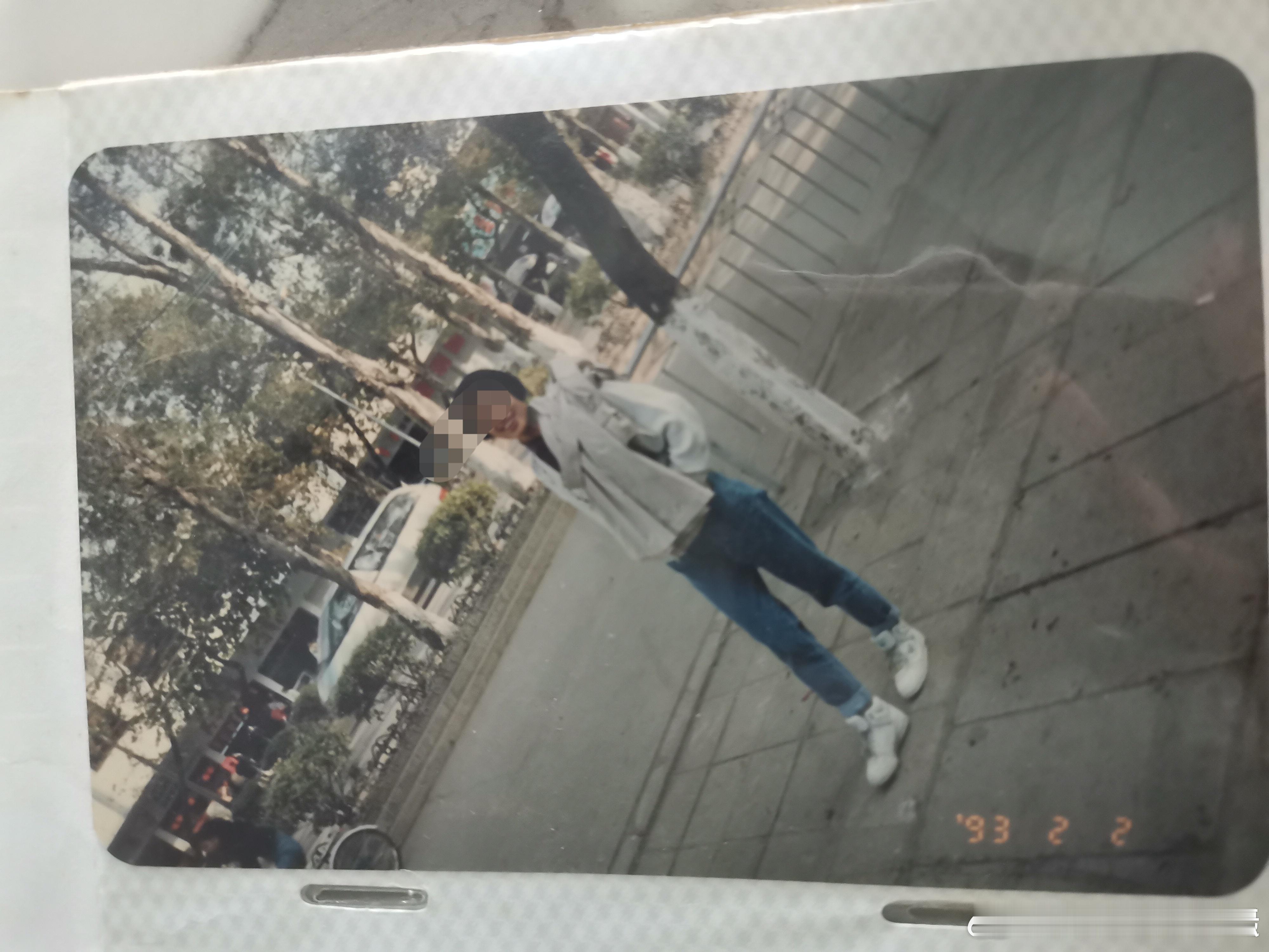 #我妈1990年买的牛仔裤真的绝了#妈妈辈的审美真的是很超前呀，现在看来也非常的