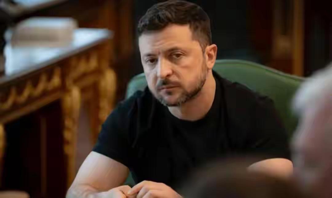 出大事了，希拉里替乌克兰发声；蓬佩奥重出江湖