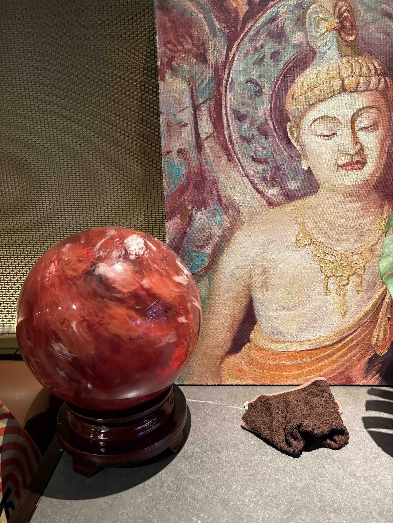 我感觉男人通常比女人更会维护夫妻关系，更会经营夫妻关系。

比如“我老公什么都不
