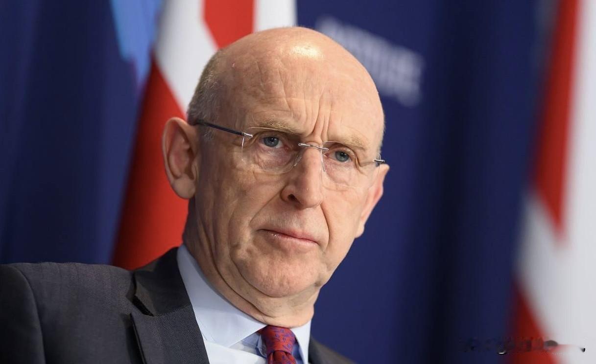 英国国防大臣约翰·希利表示，成立驻乌克兰多国部队的框架内组建一个70人的指挥部，