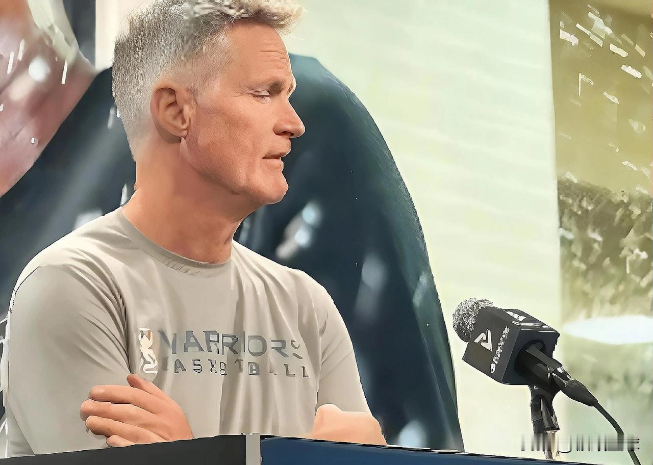 勇士主帅科尔真是大言不惭啊！

近日勇士对阵鹈鹕赛前，科尔接受记者采访，在谈到本