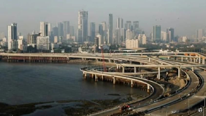 印度政府的年终经济评估报告预测显示，印度经济已超越日本，成为世界第四大经济体，并