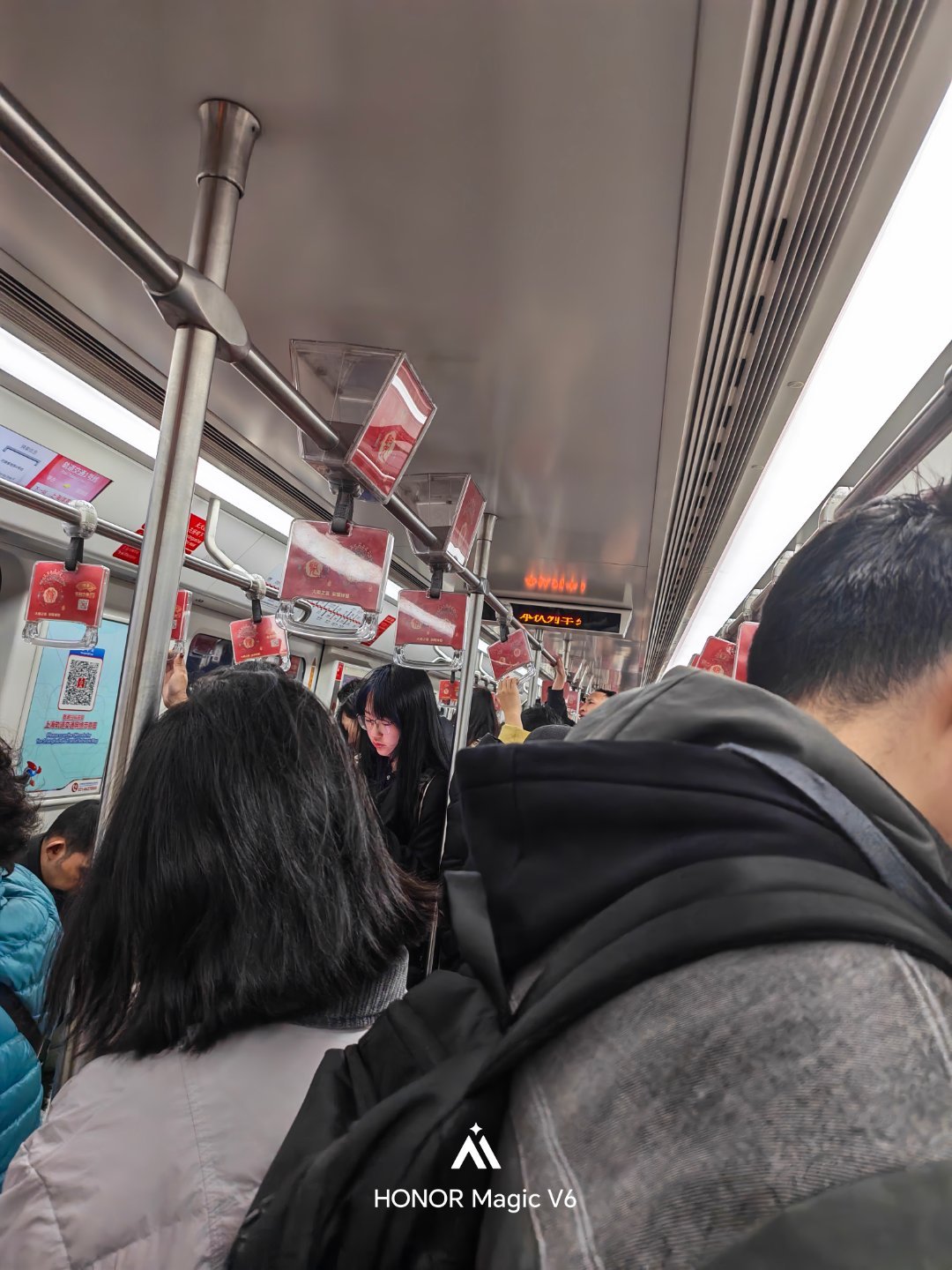 也是来感受到上海的早高峰了