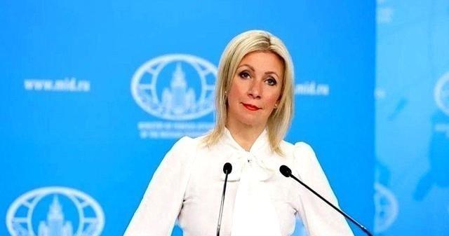 关于格陵兰岛，俄罗斯突然开腔了。话筒直接递给中国，上来就一句硬话：在这块地盘上，