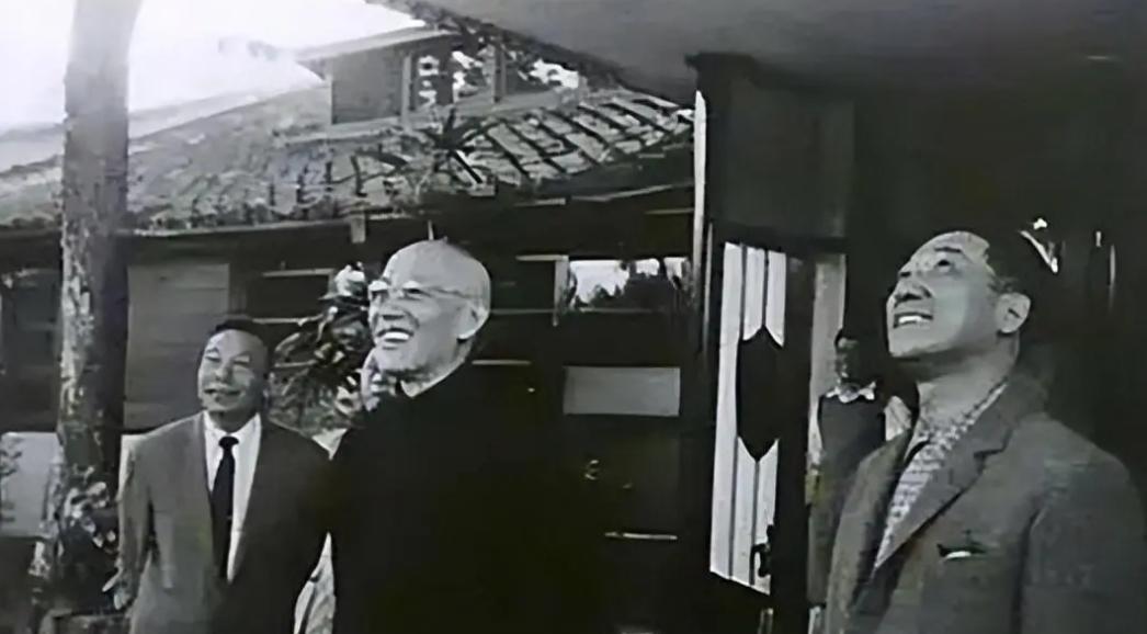 1988年1月13日下午，蒋经国在七海官邸病逝。蒋纬国第一时间驱车赶到，却在官邸
