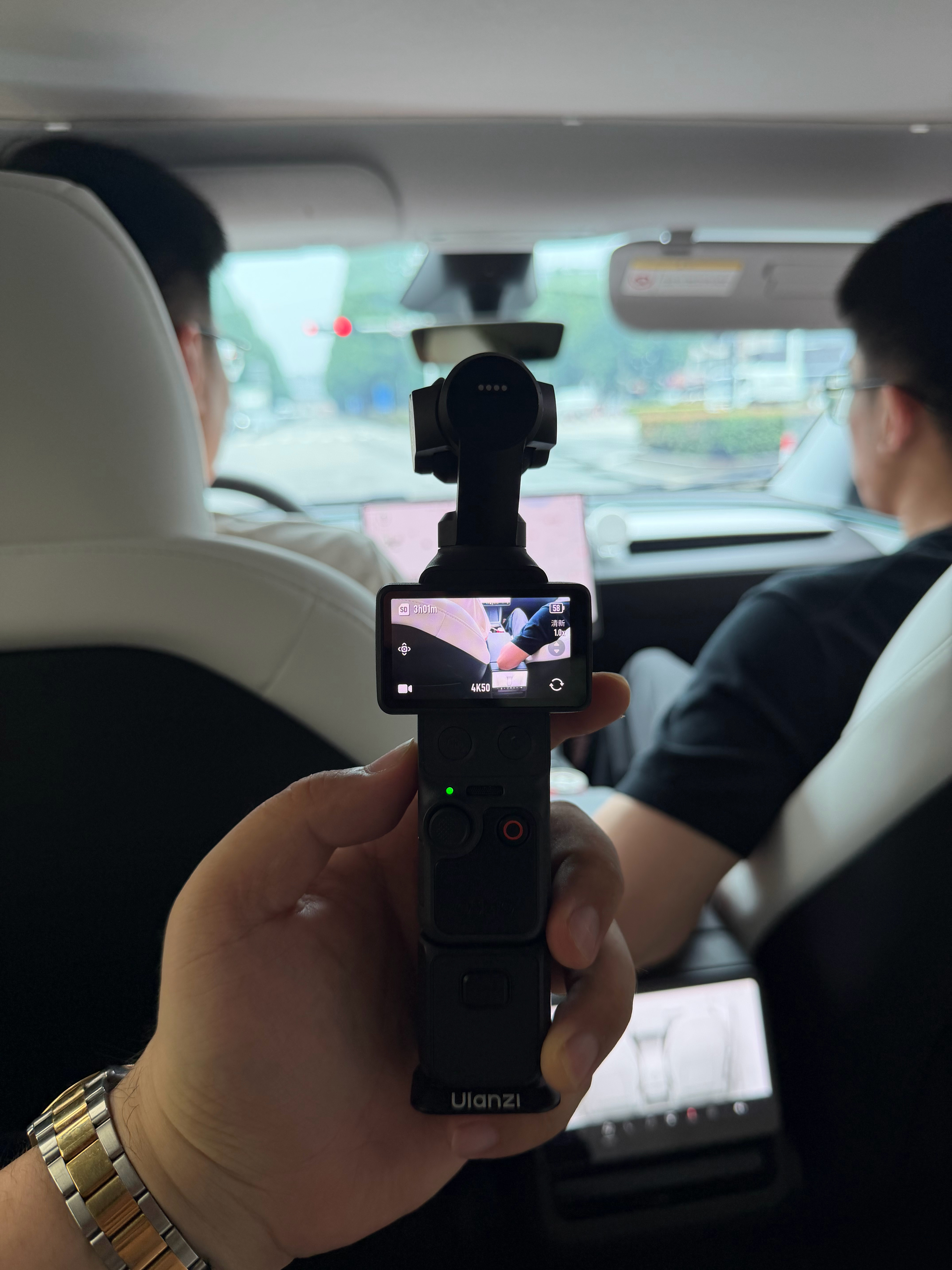 去提车了，超级无敌极核AE4顶配 