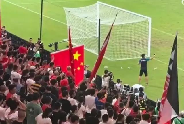 国足0-1不敌叙利亚，赛后有球迷给叙利亚加油，媒体人杨天婴写道：你再讨厌中国队，
