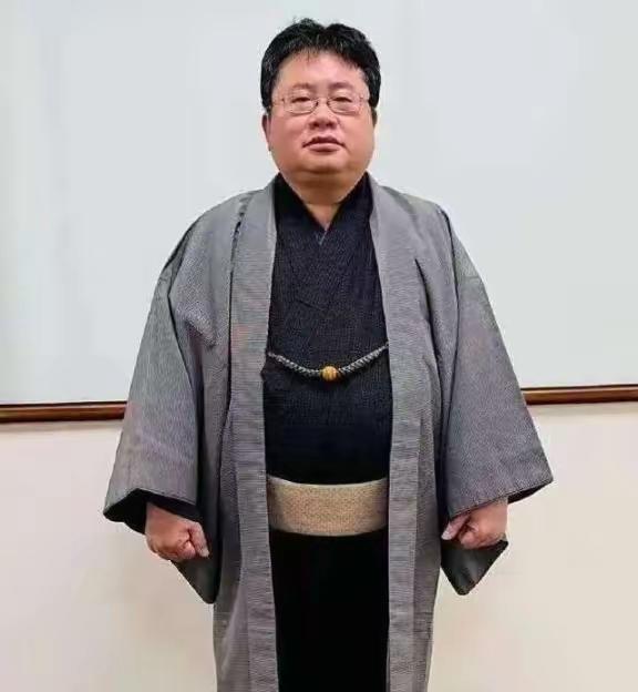 高市早苗疯狂反华，背后竟是两个中国败类在出谋划策？为高市早苗出谋划策的两个中国败