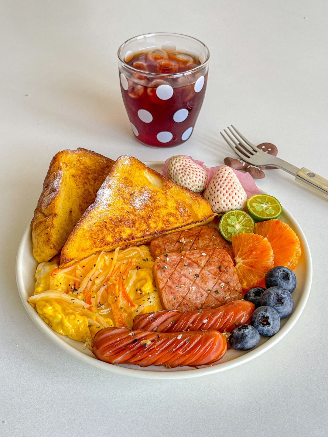 brunch🍳法式吐司蟹柳滑蛋烤肠🌭红豆薏米水