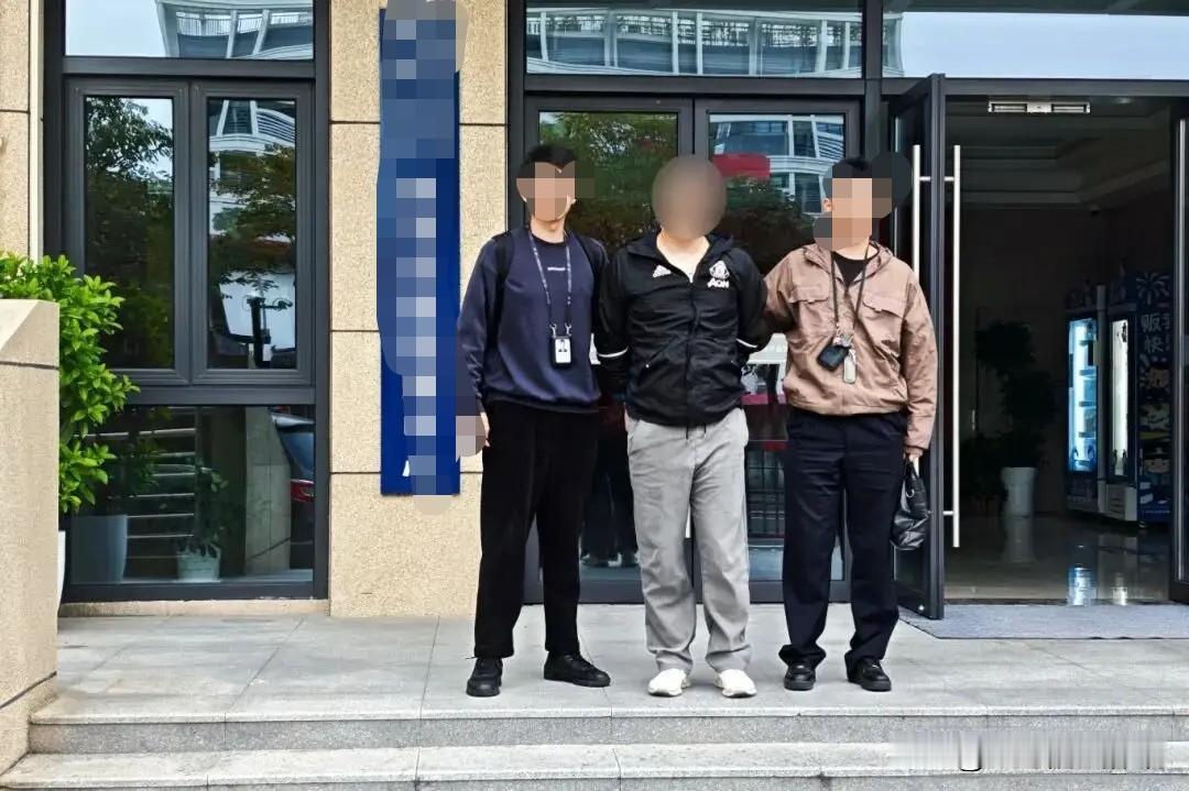 防不胜防！浙江长兴，男子开了一家二手手机店，一陌生人联系他，称自己有一台原装苹果