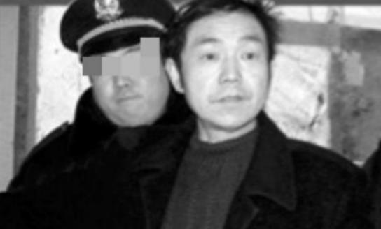 "打！给我狠狠的打！"1998 年 11 月 4 日下午，在西安某条偏僻的小巷里