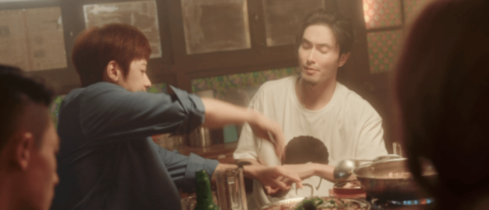 怀疑高伟光拍戏偷偷背刻薄语录了 高伟光怼人的时候那个眼神太绝了，嘴上说着刻薄话，