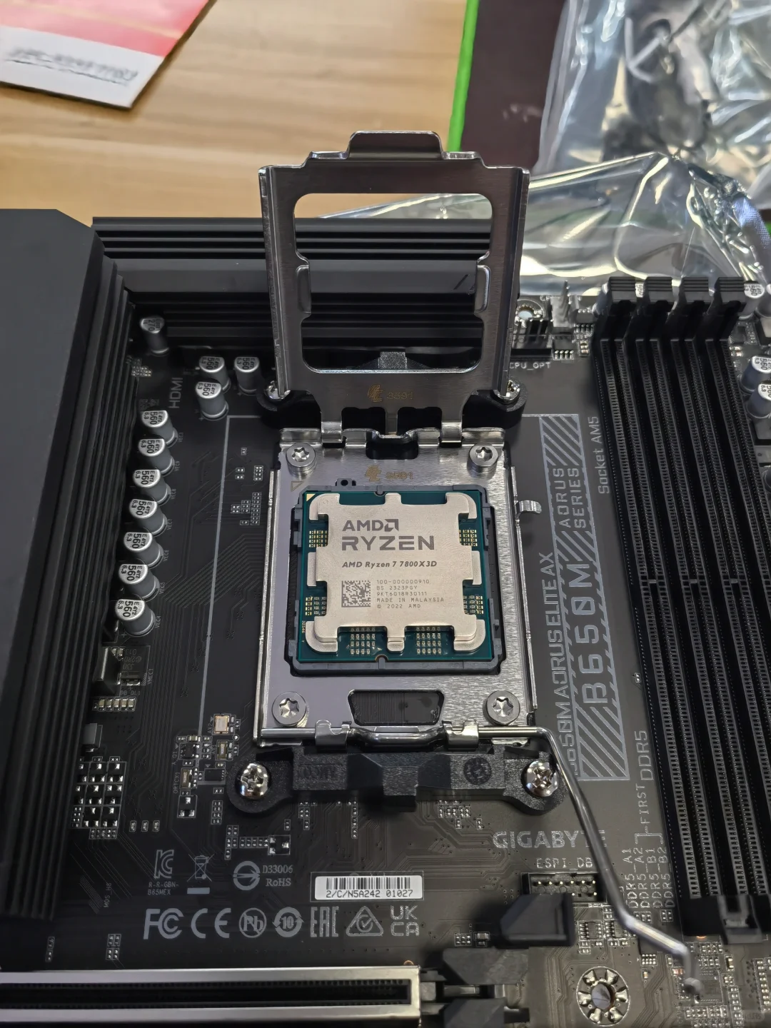 Cs2上400帧吗？换7800x3d吧，amd yes