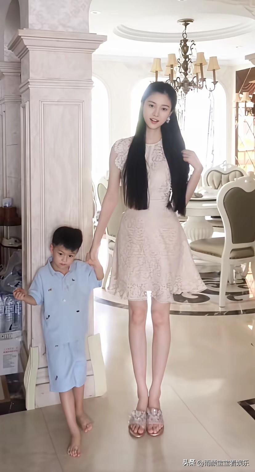 不得不说，妈妈这么好的基因，不生三胎就太浪费了！