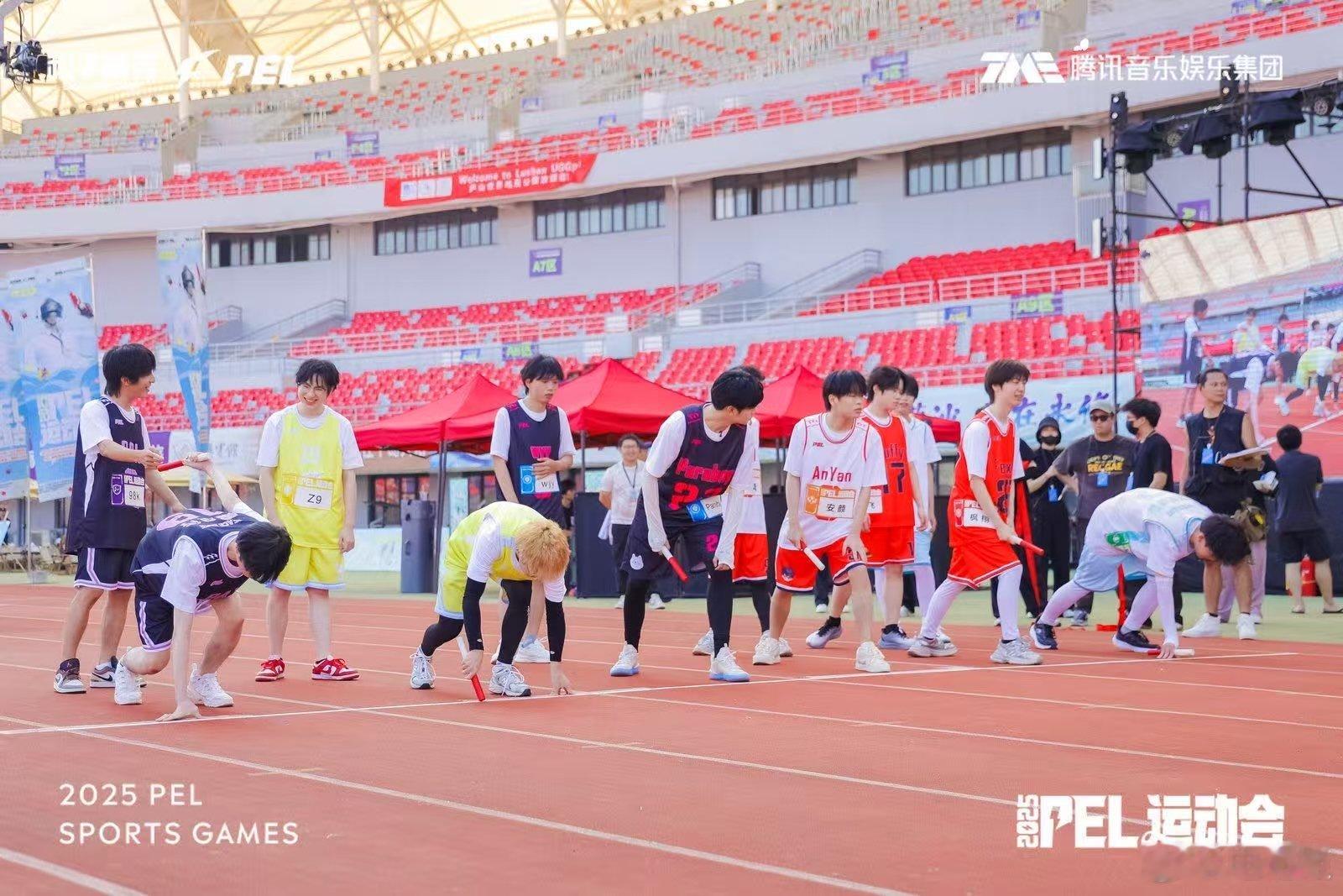 累了就直接躺着睡觉   PEL运动会还是太权威了 ​​​