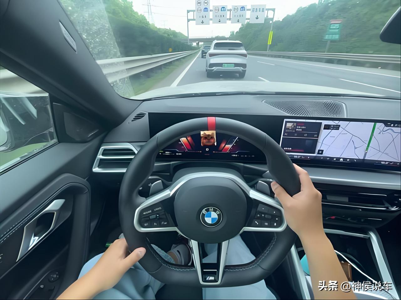 在经济条件范围之内买车一定要买个动力好。
追求动力不是让你去飙车，不是让你在路上