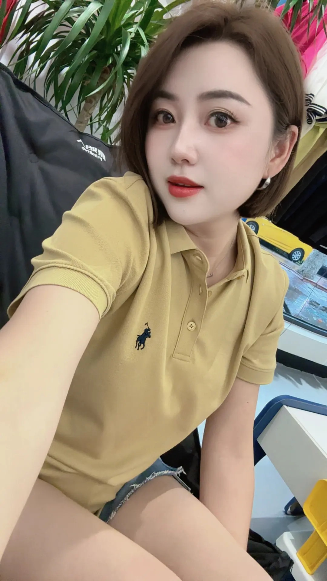 对自己好一点爱自己多一点 卖男装的老板娘