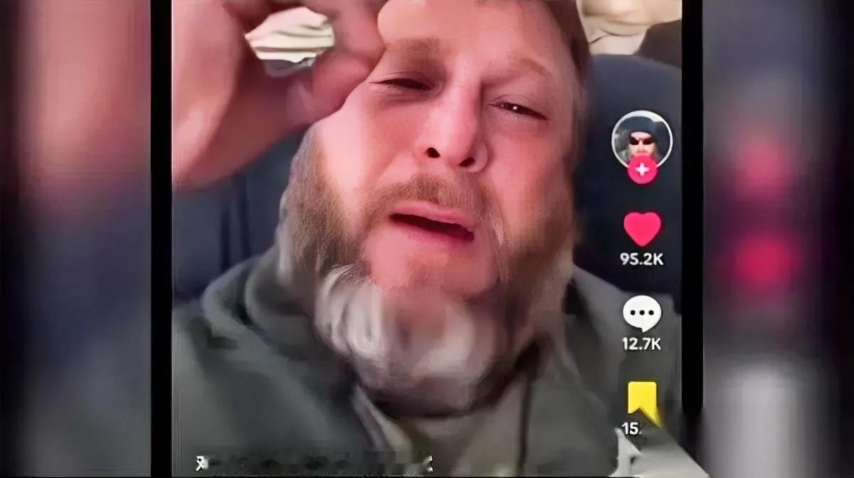 美国大叔哭着骂：我都打算烂死了，为啥要戳破这层纸？

最近网上爆火的“斩杀线”，