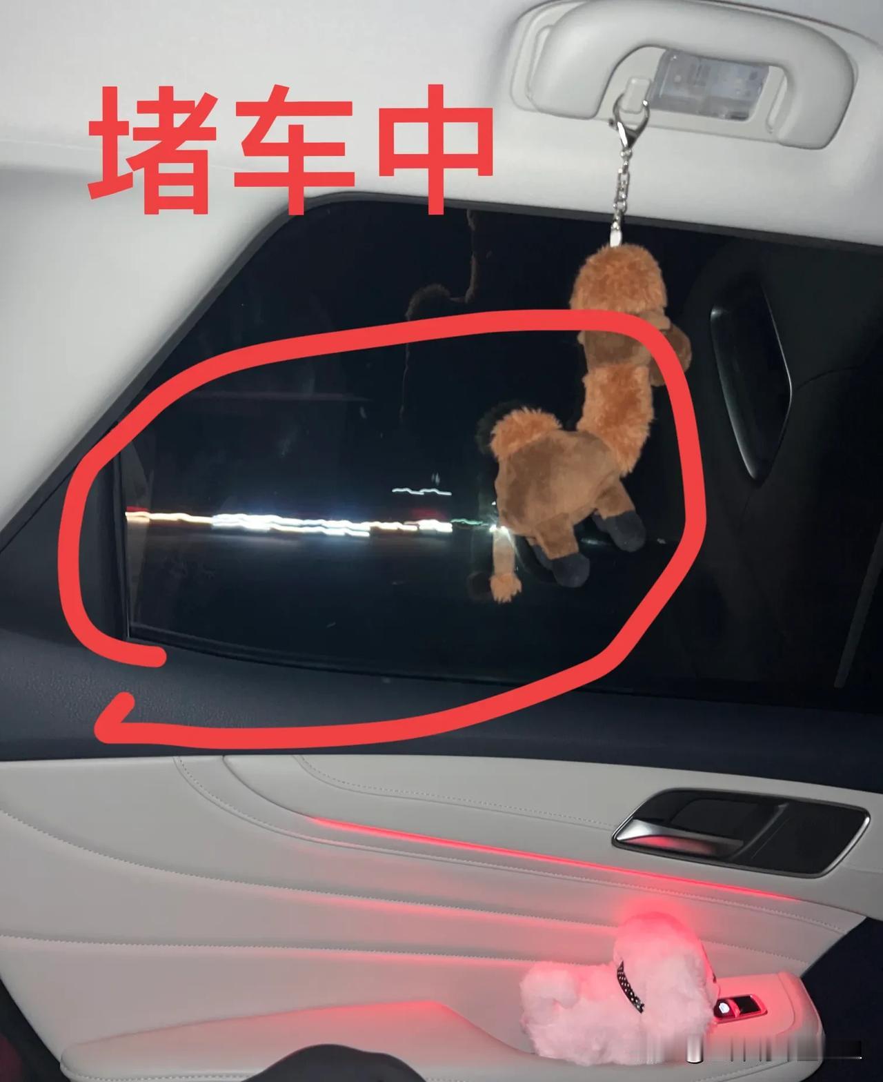 注意啦！连霍高速甘肃河西走廊酒泉往张掖路段发生交通事故，此刻处于交通管制中，过往
