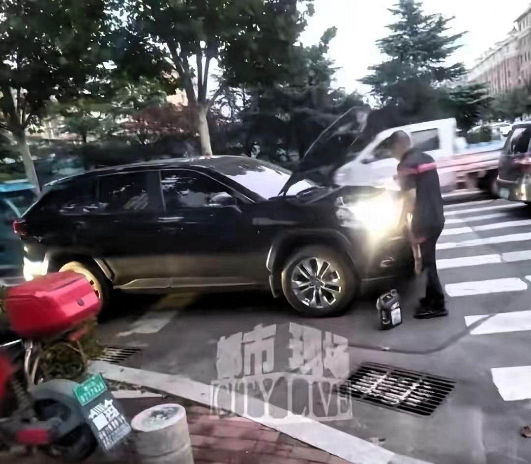 “这次乌龙闹大了！”山东青岛，4S店给客户做保养时忘加机油，车主开出店1公里后爆