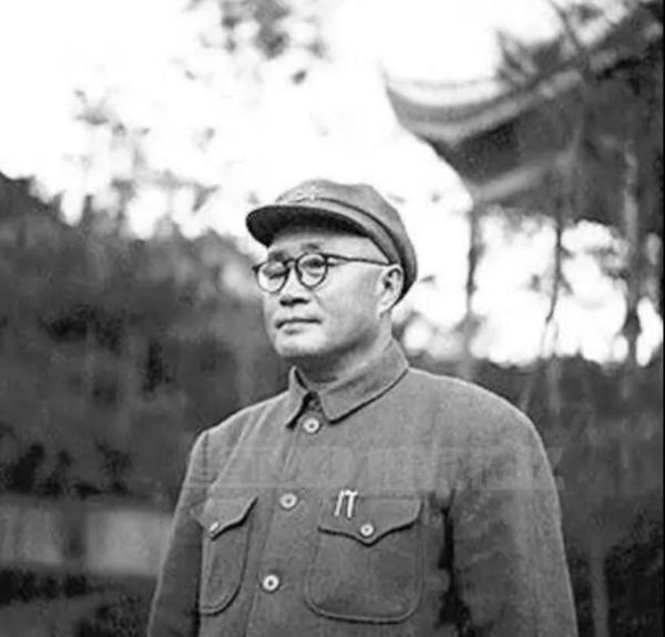 1950年刘伯承想让陈毅担任学校政委，周恩来却认为这个提议不太合适吗？

195