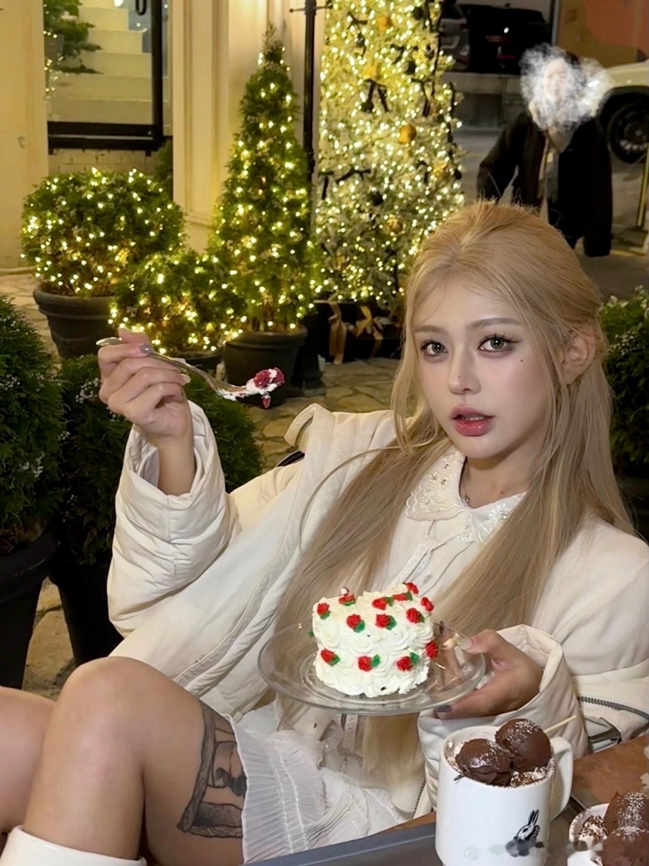 在首尔街头暴走三日 跟赏味在一起真的很出片 每次18张图都装不下 我真的太能拍 