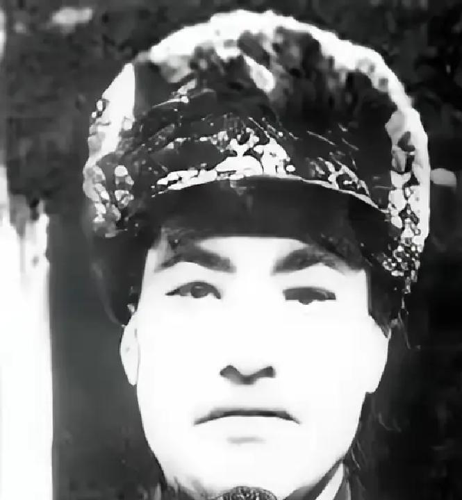 1937年甘肃，马家军旅长马禄，抓到了红三十军的参谋长黄鹄显。他没上报，没用刑，