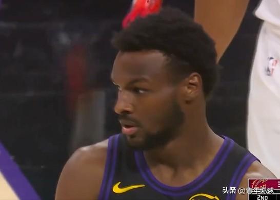 继续登场！布朗尼受到雷迪克青睐了！

今天背靠背对阵骑士队的比赛，小将布朗尼在第