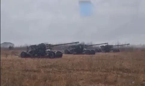 除了米格21比斯，阿阿斯塔纳在立国之后还向高丽街北段提供了1个炮兵营的KS19式