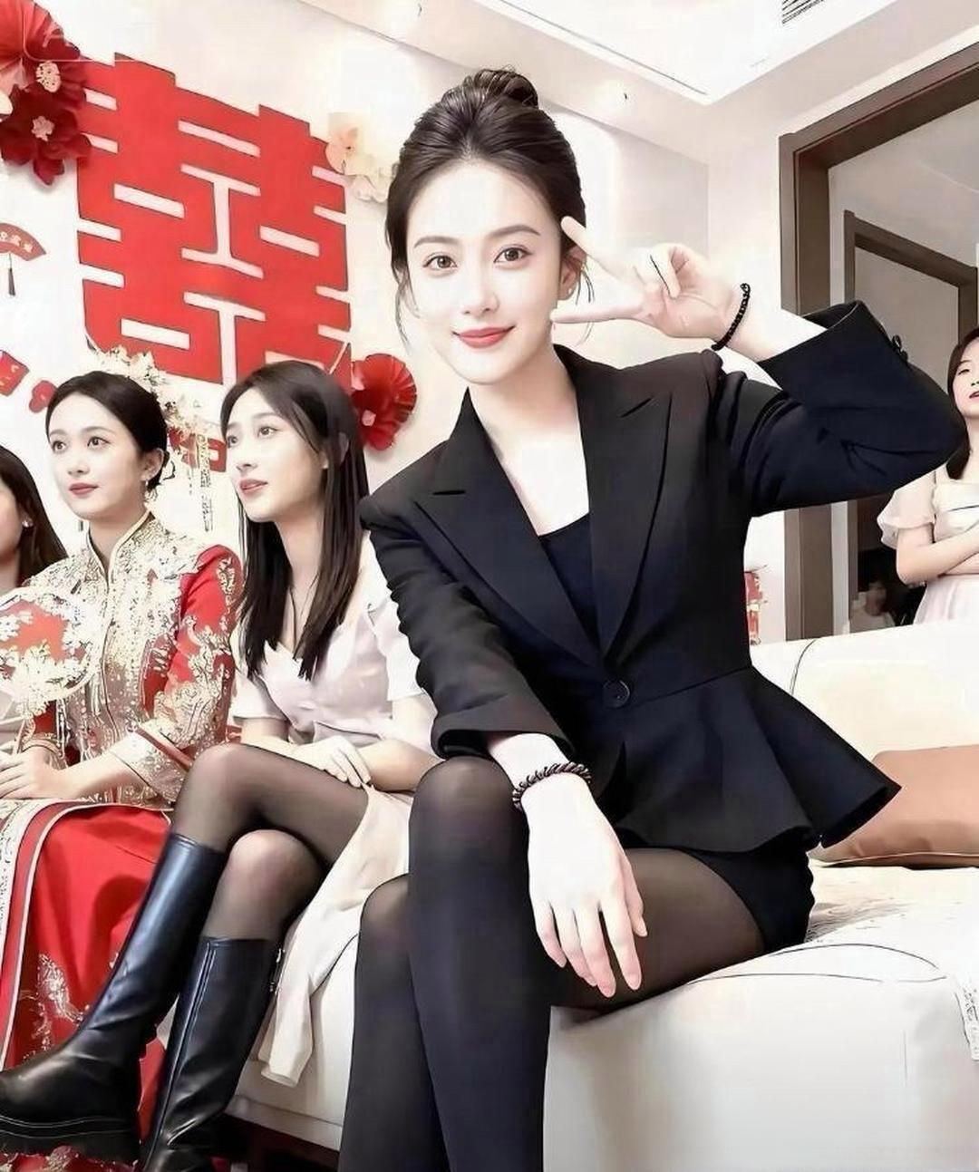 伴娘比新娘漂亮，这脸打得疼不疼？

婚礼现场，伴娘一亮相，全场瞬间安静3秒。这姑