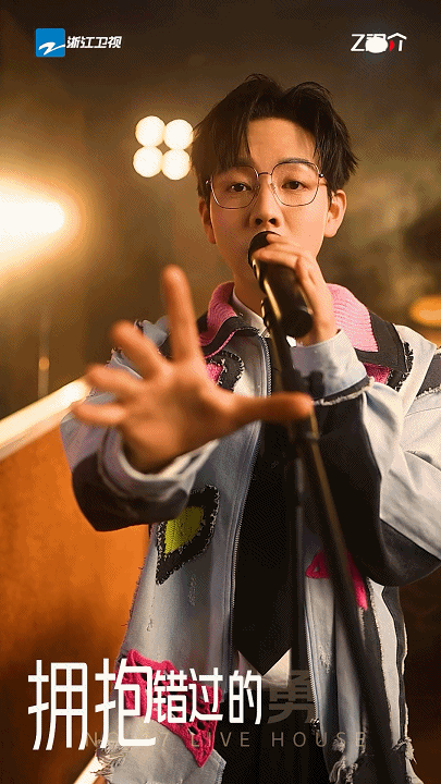 #那些年胡夏为我们打过的折扣# 的那些年一开口，这不就是妥妥的友情价吗！所以点首