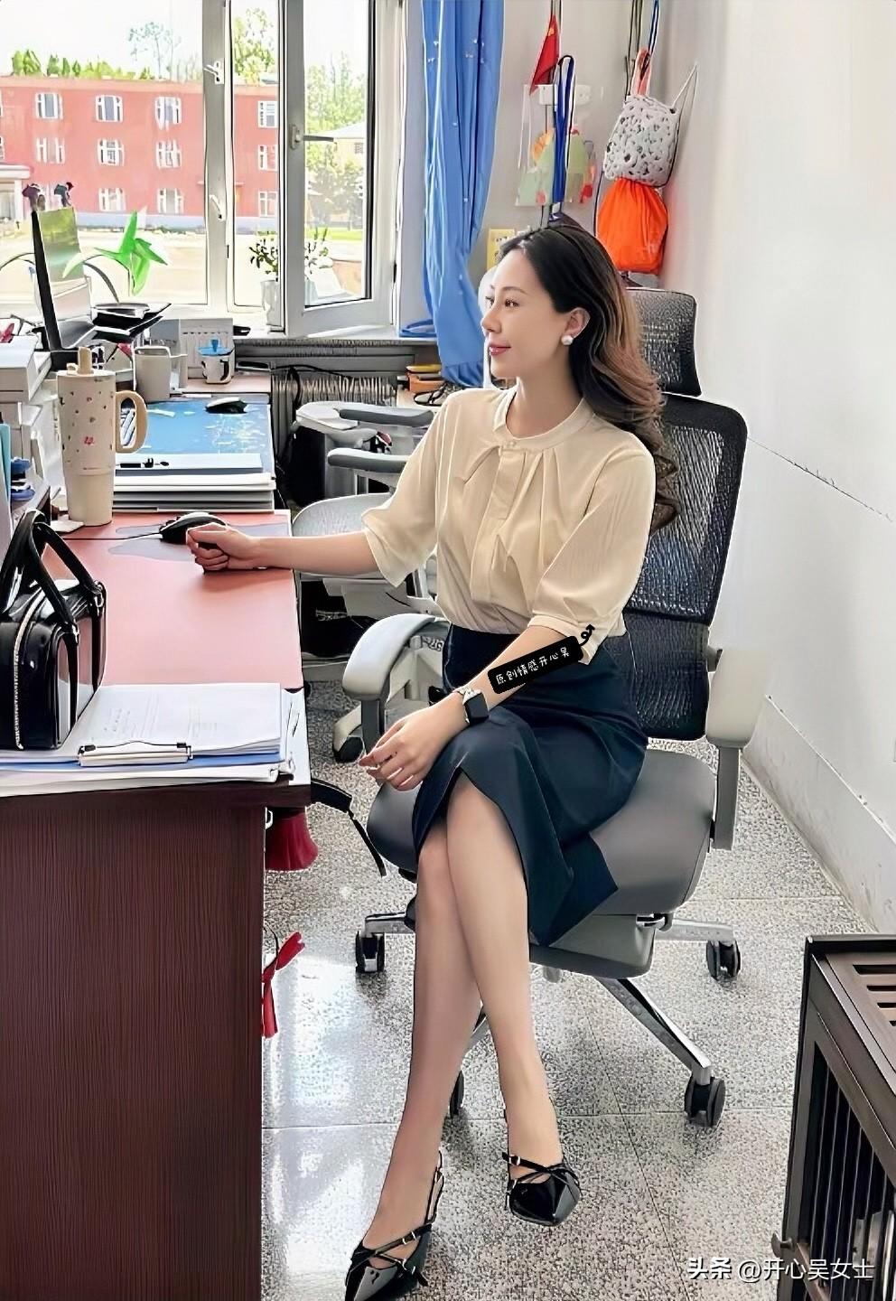 感觉，我也没有什么体面可言。

从何说起，三年来，无论是春夏秋冬都会去图书馆去看