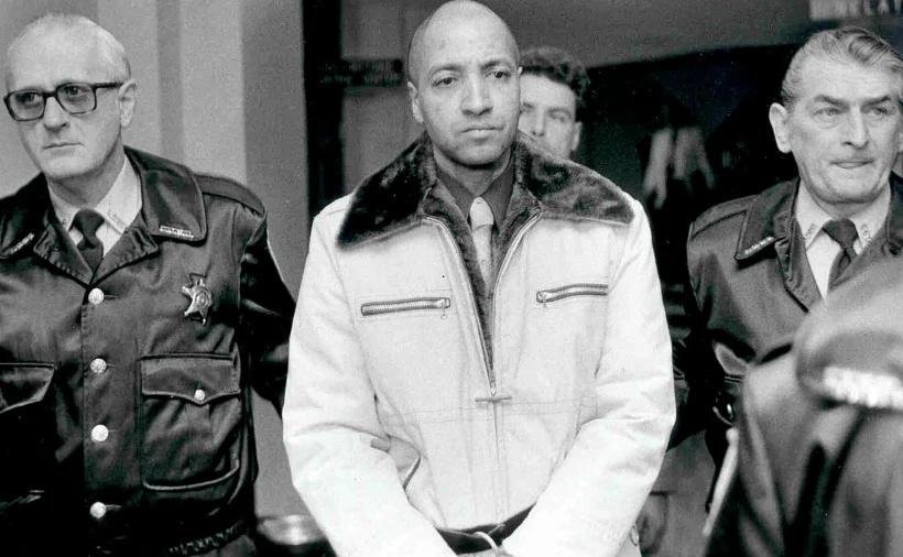 【美国连环杀人犯免于死刑，在行凶43年后死于狱中】
（美联社）乔治·班克斯，美国