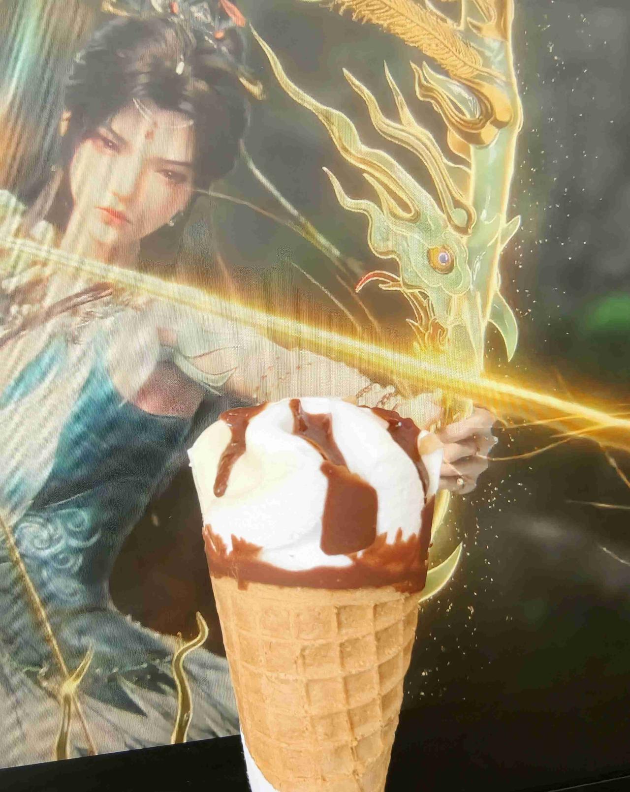 不急，不急，夏天干饭不用那么着急了～先降降温比较重要啦！

可爱多来一个，冰凉入
