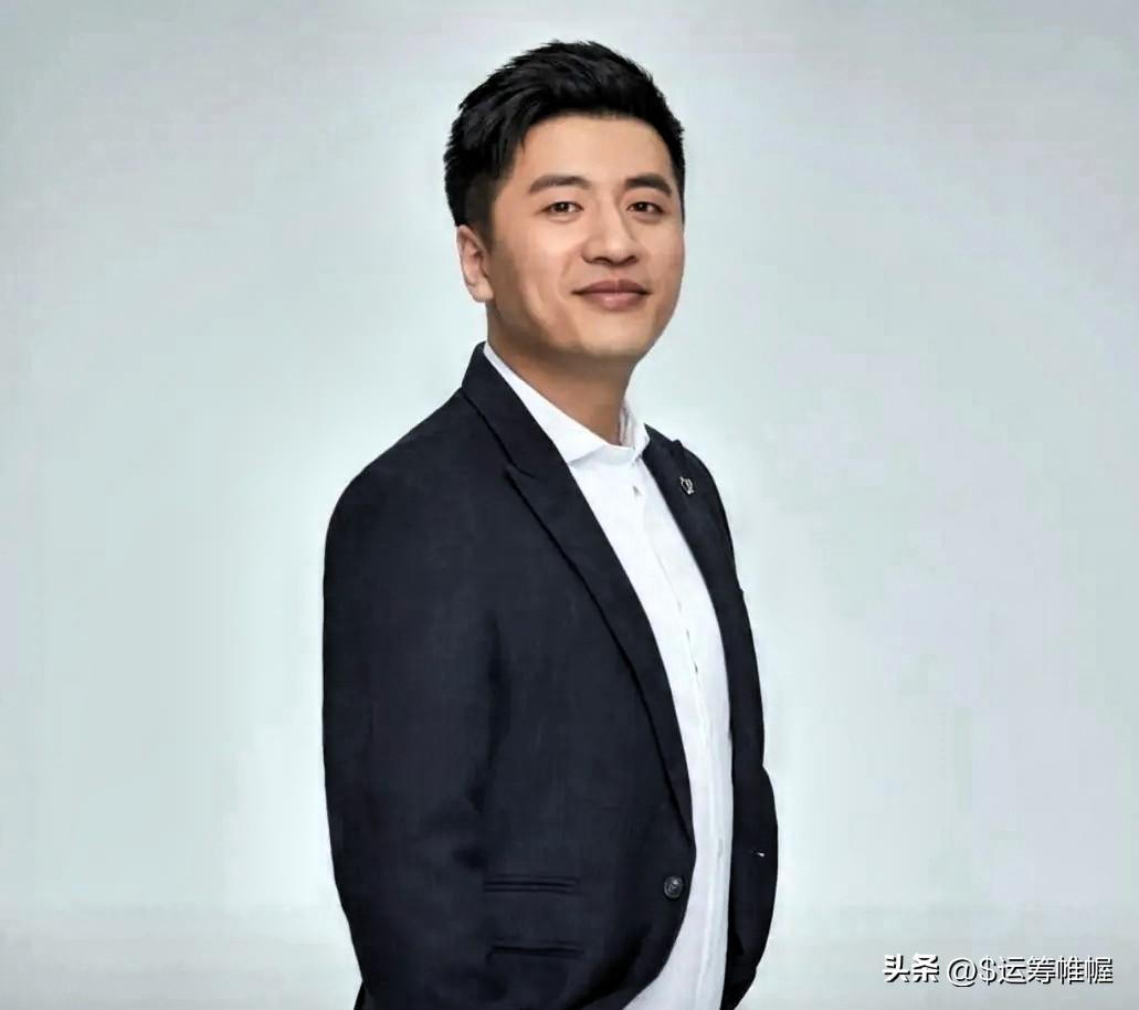 我以为张雪峰会淡出荧幕
以为他会做幕后安心陪孩子
可是让大多数人都没有想到的是，