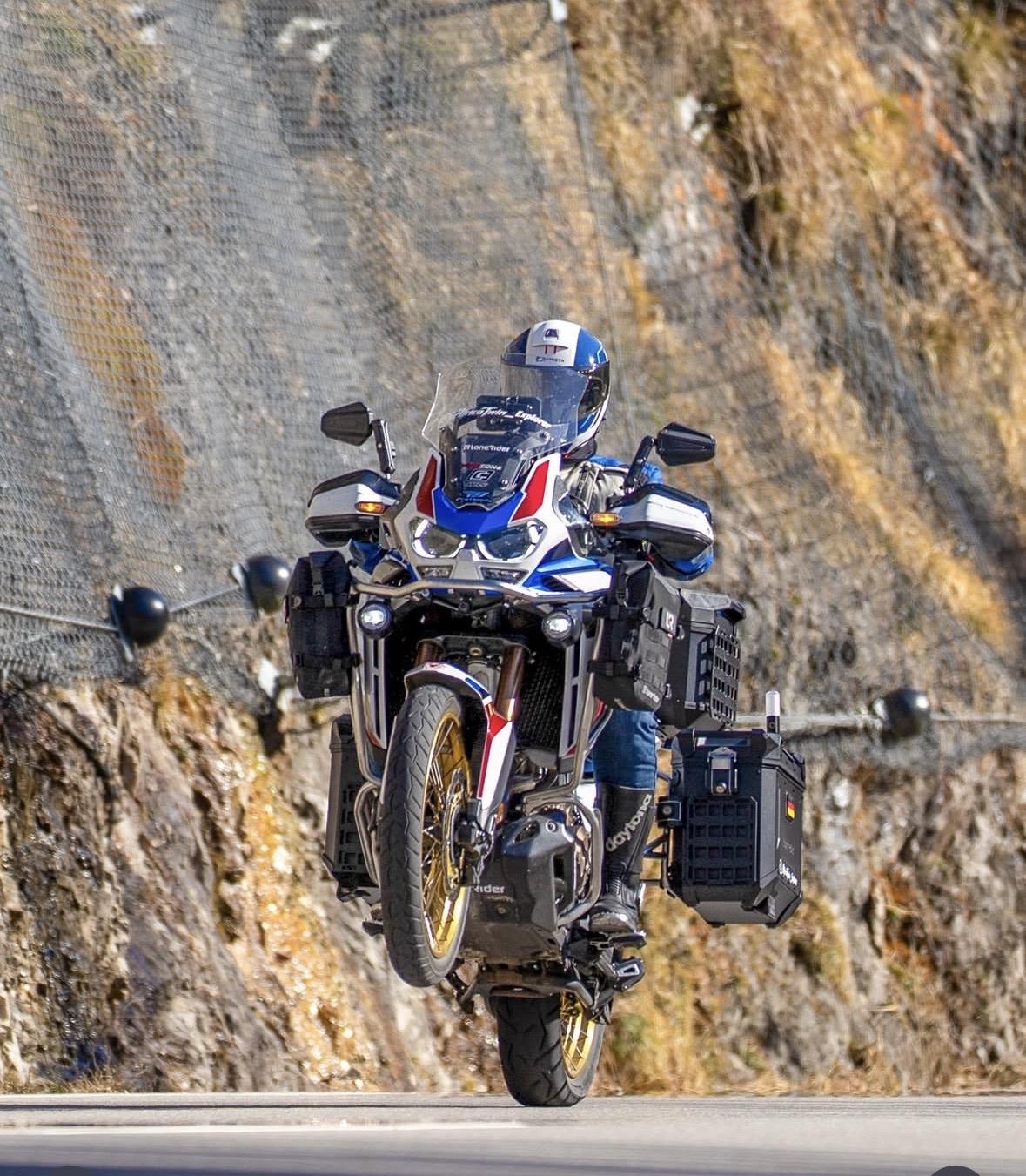 不必追赶别人的脚步，
按照自己的节奏，过好每一天！