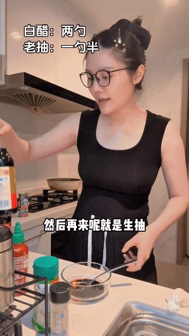 徐冬冬婚后厨房徐冬冬下厨给尹子维做饭 徐冬冬做创新菜，尹子维负责清盘➕刷碗，两夫