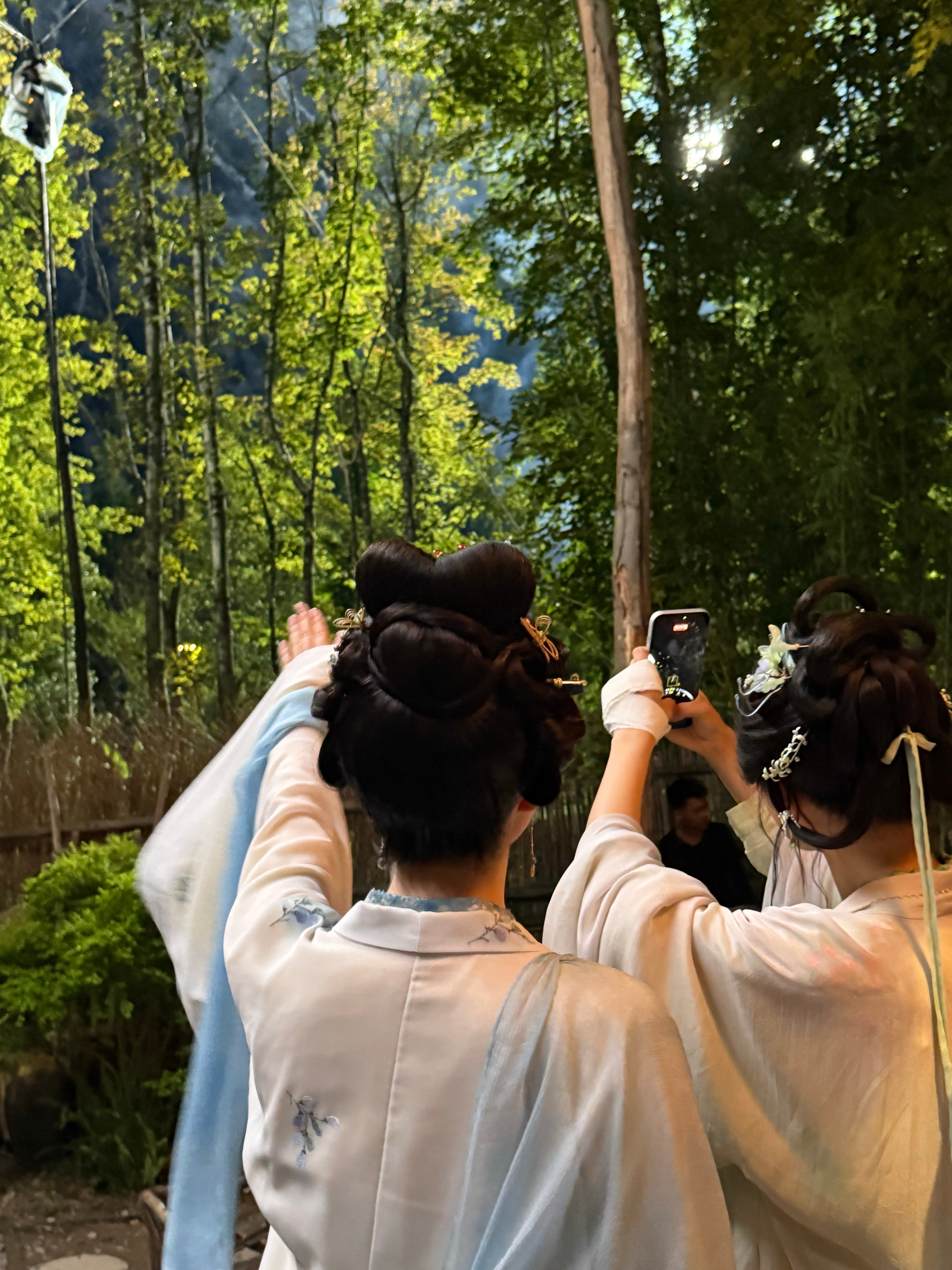 赵今麦一念江南🌾赵今麦躺在王安宇的怀里 小听雨[awsl]​​​
