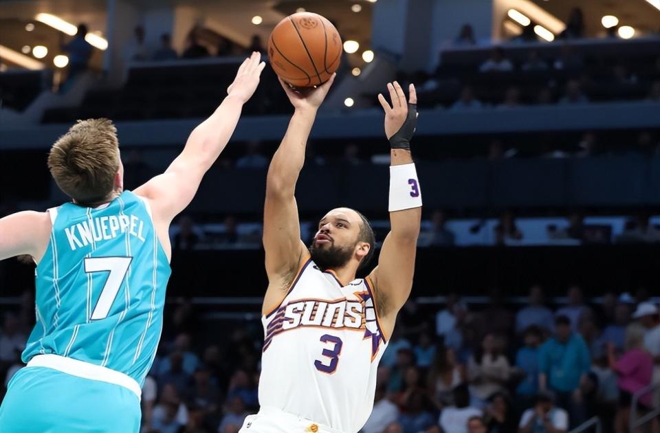 狄龙其实是一个被严重高估的球员。进攻端，他的投篮命中率只有44.4%，三分命中率